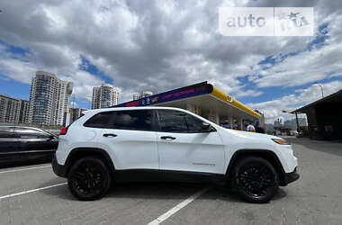 Внедорожник / Кроссовер Jeep Cherokee 2013 в Киеве