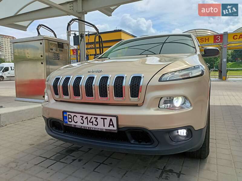 Позашляховик / Кросовер Jeep Cherokee 2015 в Львові