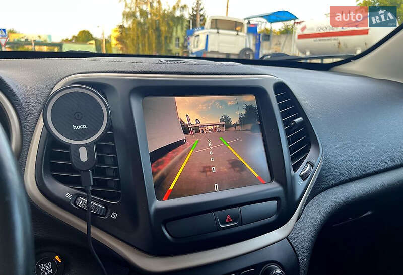 Внедорожник / Кроссовер Jeep Cherokee 2014 в Киеве
