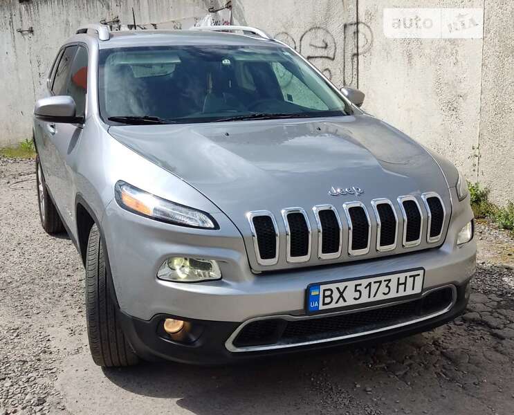 Внедорожник / Кроссовер Jeep Cherokee 2015 в Хмельницком