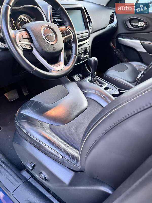 Внедорожник / Кроссовер Jeep Cherokee 2017 в Ужгороде фото 13 Внедорожник / Кроссовер Jeep Cherokee 2017 в Ужгороде