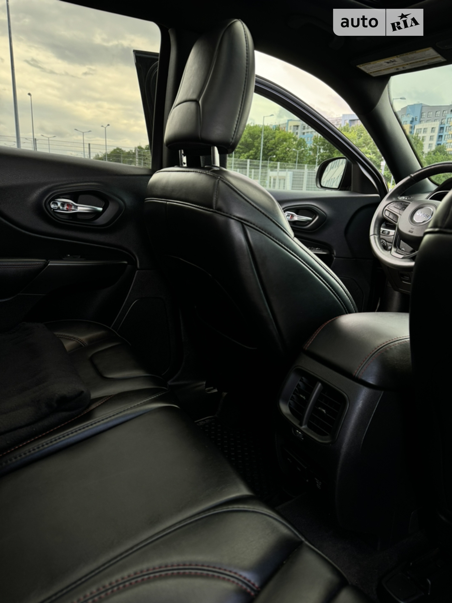 2018 Jeep Cherokee - мініатюра 24