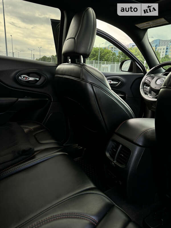 Внедорожник / Кроссовер Jeep Cherokee 2018 в Львове