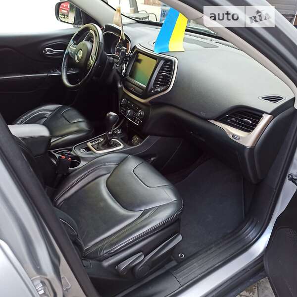 Внедорожник / Кроссовер Jeep Cherokee 2015 в Коломые