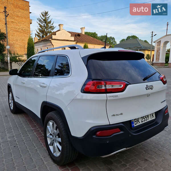 Внедорожник / Кроссовер Jeep Cherokee 2017 в Остроге