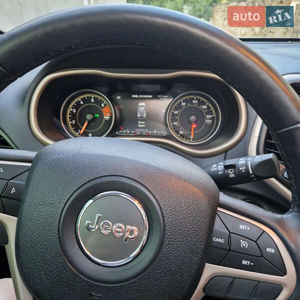 Внедорожник / Кроссовер Jeep Cherokee 2017 в Остроге