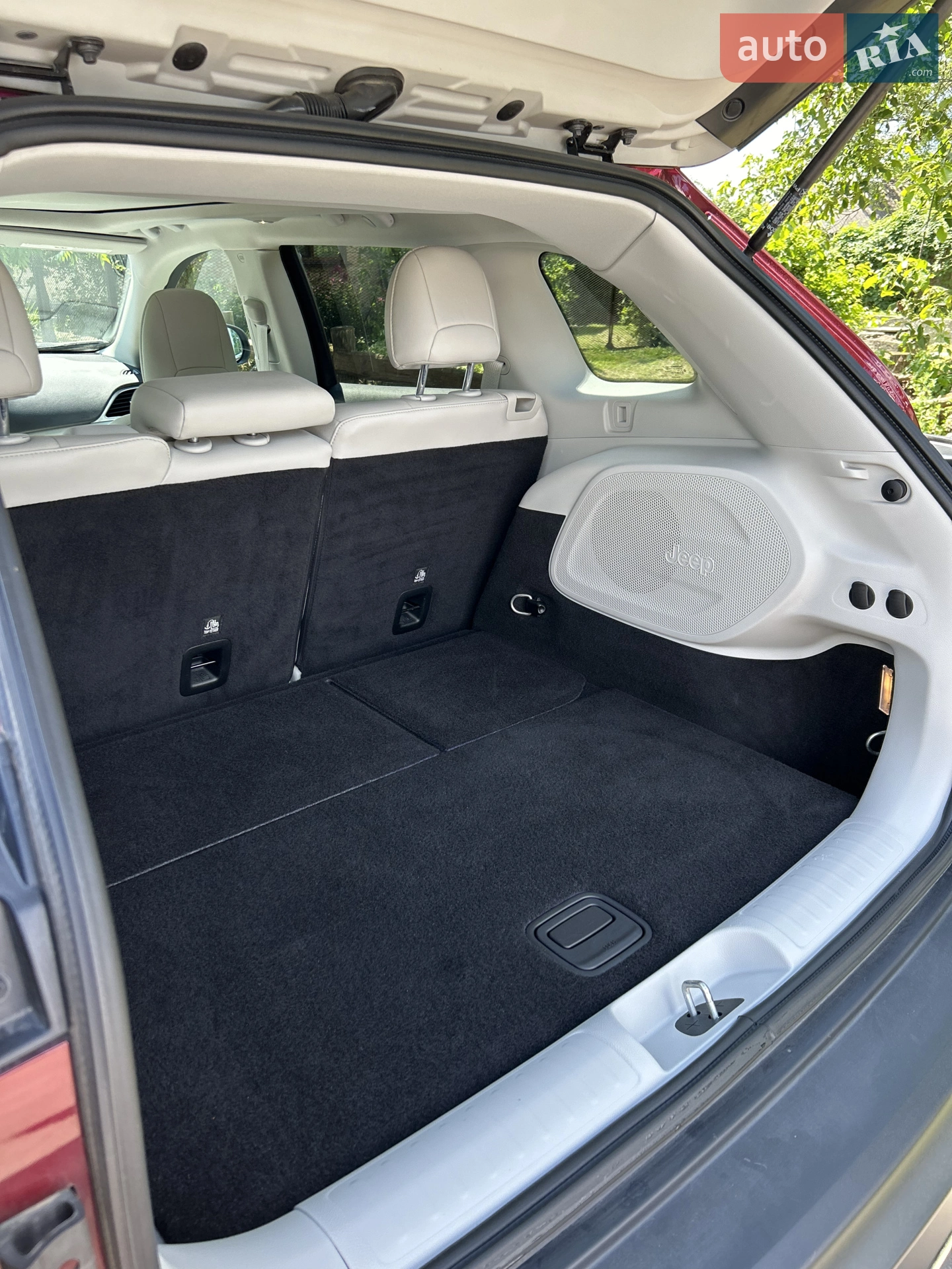 2019 Jeep Cherokee - мініатюра 17