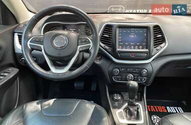 Внедорожник / Кроссовер Jeep Cherokee 2014 в 