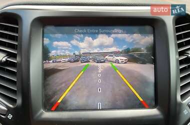 Внедорожник / Кроссовер Jeep Cherokee 2014 в 