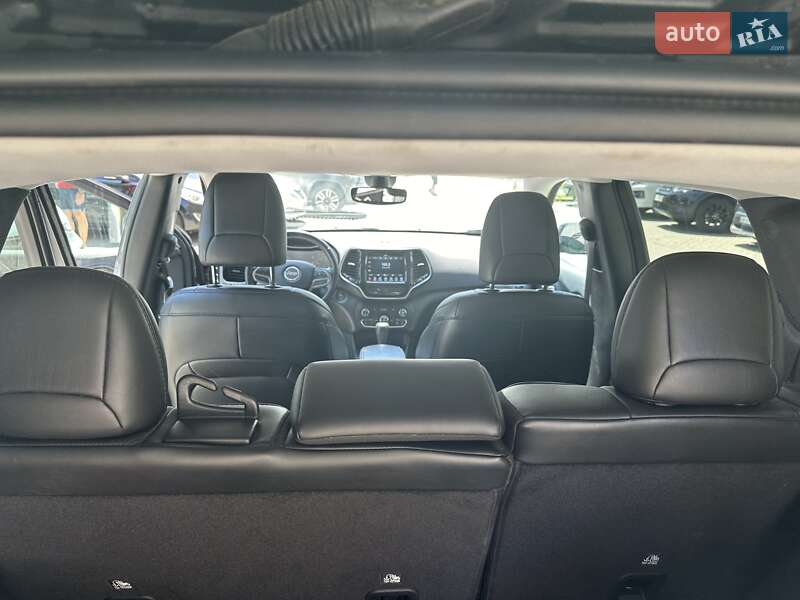 Внедорожник / Кроссовер Jeep Cherokee 2019 в Киеве фото 24 Внедорожник / Кроссовер Jeep Cherokee 2019 в Киеве