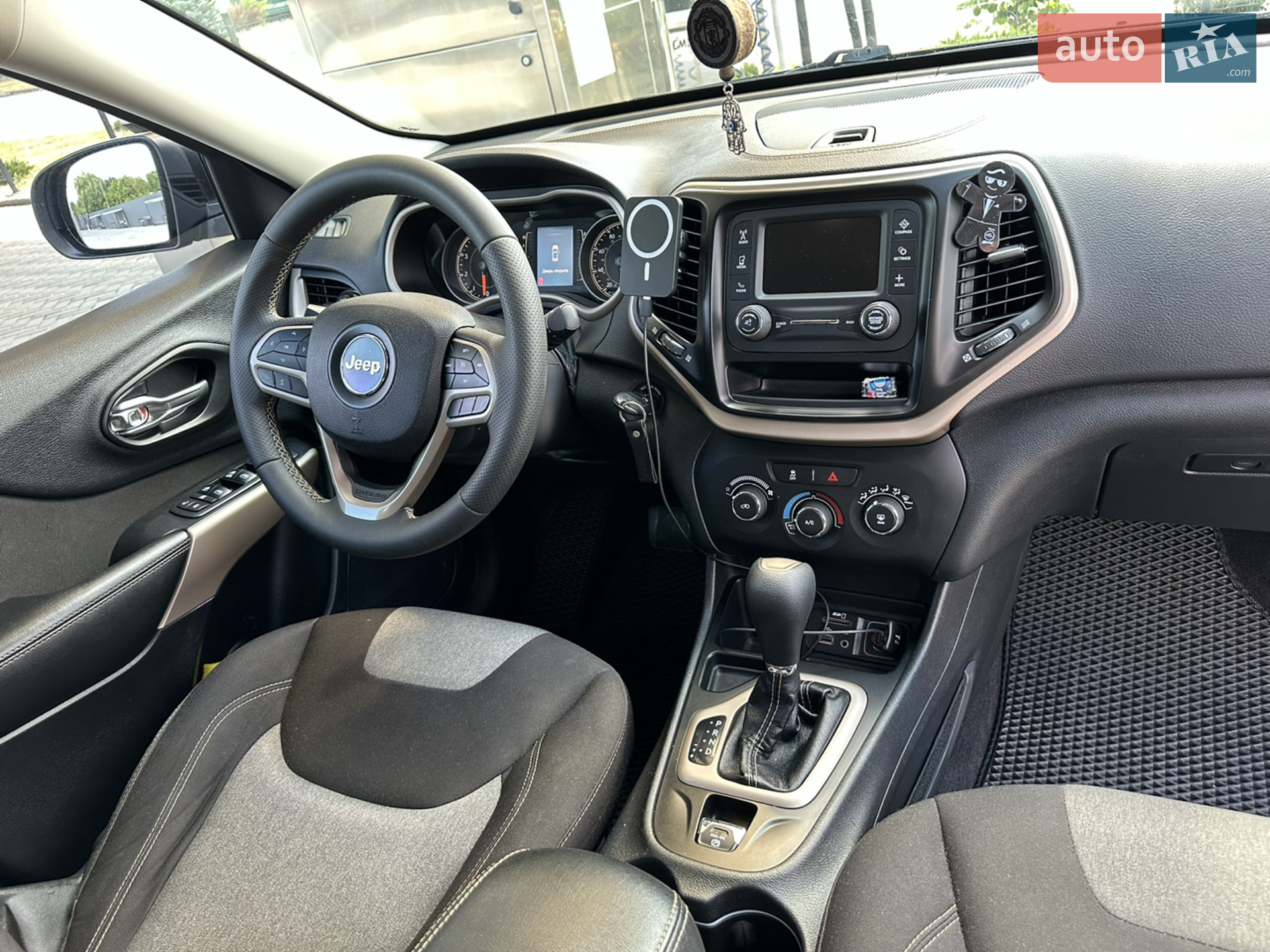 2017 Jeep Cherokee - мініатюра 23
