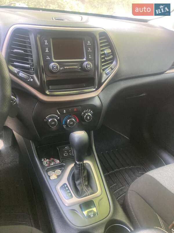 Позашляховик / Кросовер Jeep Cherokee 2017 в Ірпені фото 23 Позашляховик / Кросовер Jeep Cherokee 2017 в Ірпені