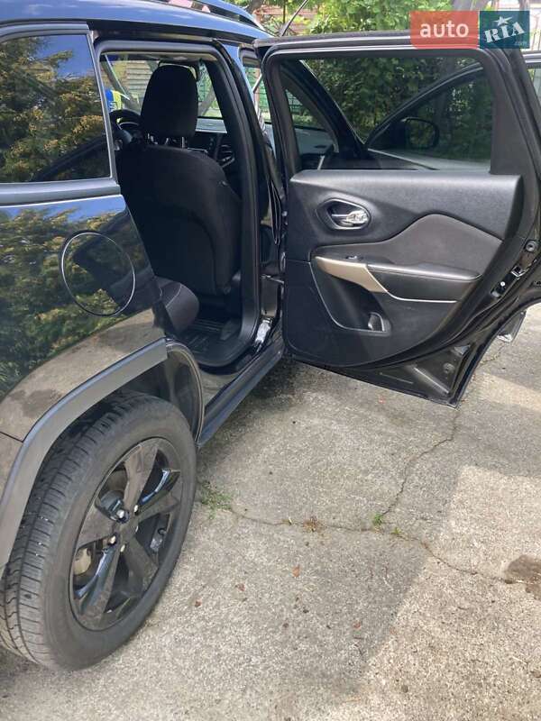 Позашляховик / Кросовер Jeep Cherokee 2017 в Ірпені фото 33 Позашляховик / Кросовер Jeep Cherokee 2017 в Ірпені