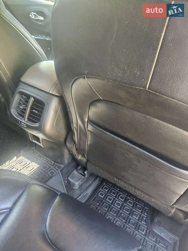 Внедорожник / Кроссовер Jeep Cherokee 2014 в Запорожье