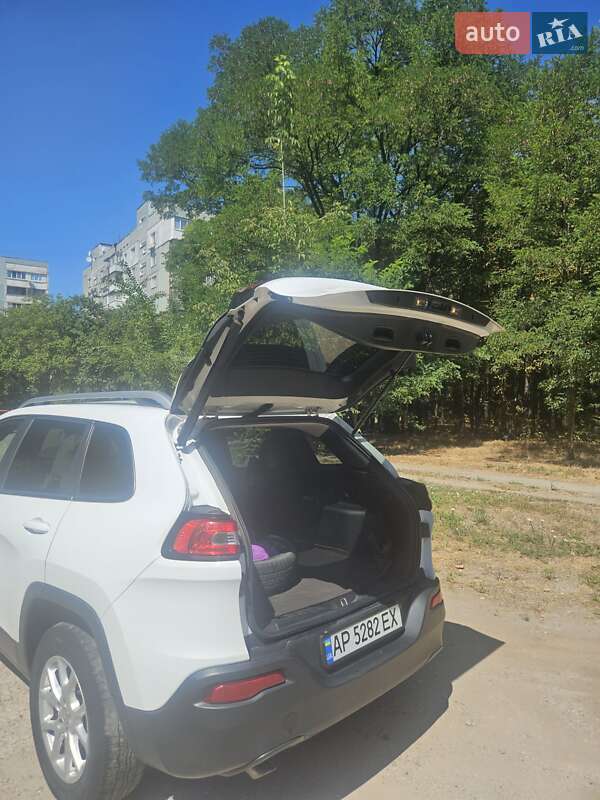 Внедорожник / Кроссовер Jeep Cherokee 2014 в Запорожье