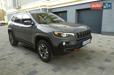 Внедорожник / Кроссовер Jeep Cherokee 2019 в 