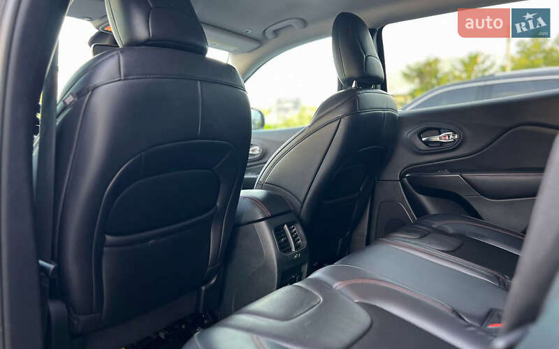 Внедорожник / Кроссовер Jeep Cherokee 2018 в Ивано-Франковске