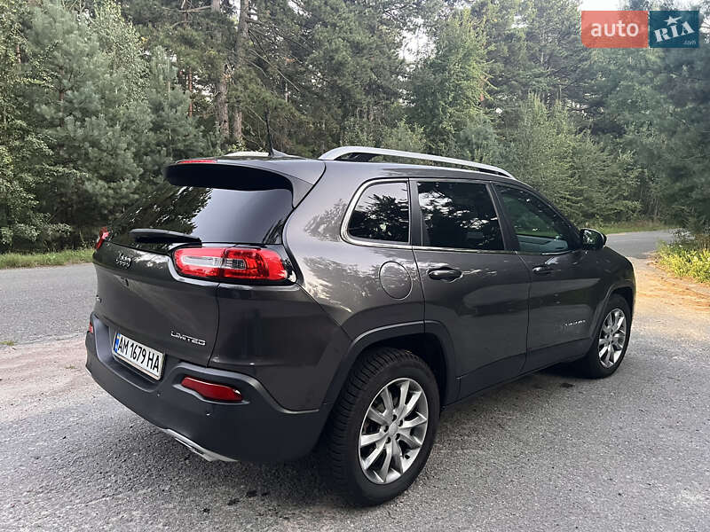 Внедорожник / Кроссовер Jeep Cherokee 2017 в Брусилове