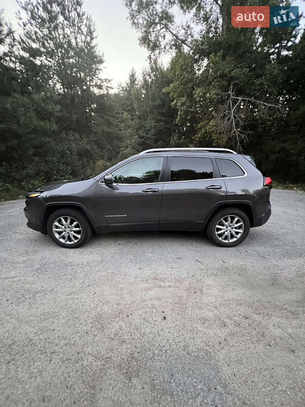 Внедорожник / Кроссовер Jeep Cherokee 2017 в Брусилове