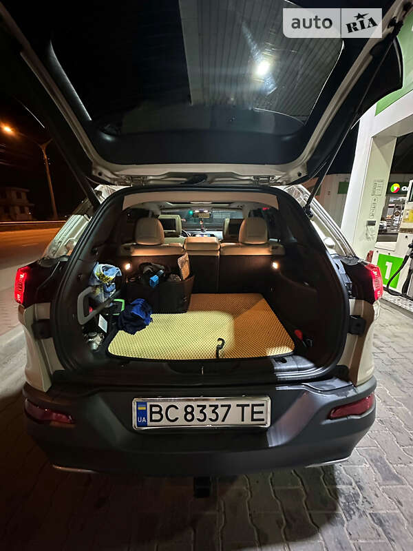 Позашляховик / Кросовер Jeep Cherokee 2015 в Львові