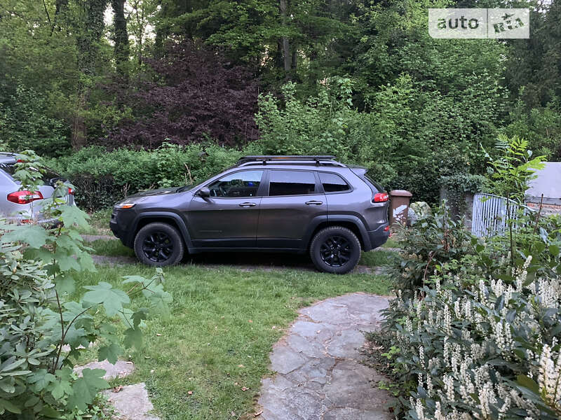 Позашляховик / Кросовер Jeep Cherokee 2013 в Одесі