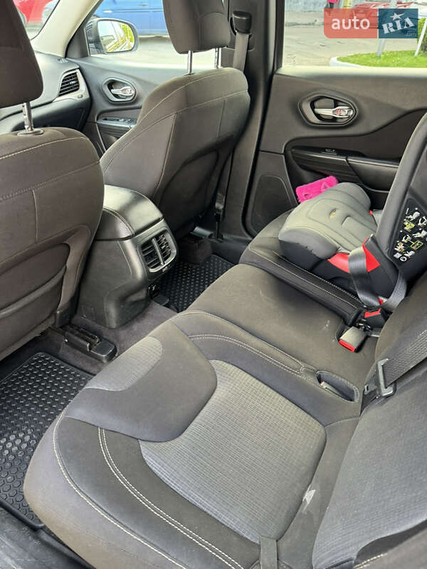 Внедорожник / Кроссовер Jeep Cherokee 2015 в Львове фото 11 Внедорожник / Кроссовер Jeep Cherokee 2015 в Львове