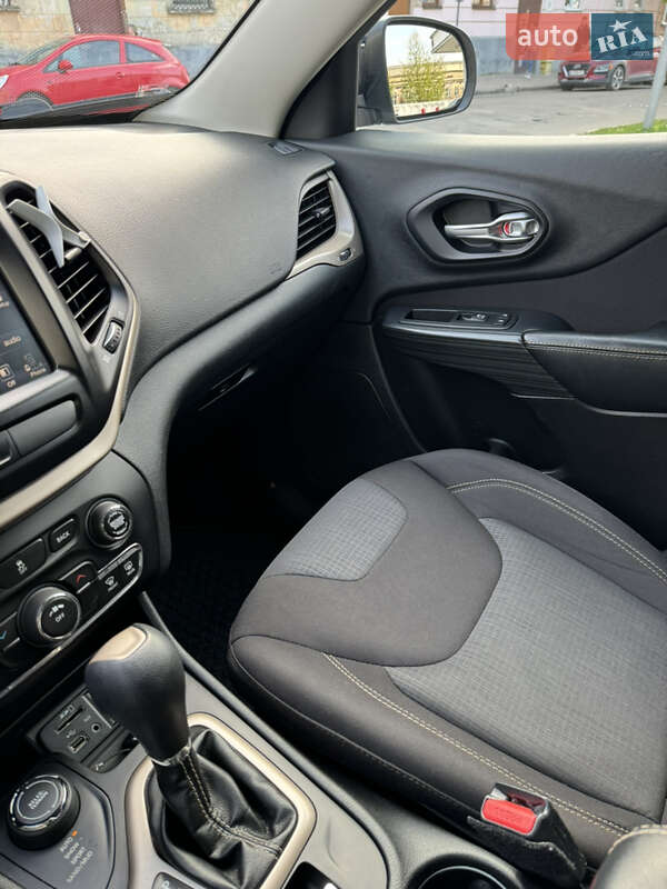 Внедорожник / Кроссовер Jeep Cherokee 2015 в Львове фото 15 Внедорожник / Кроссовер Jeep Cherokee 2015 в Львове