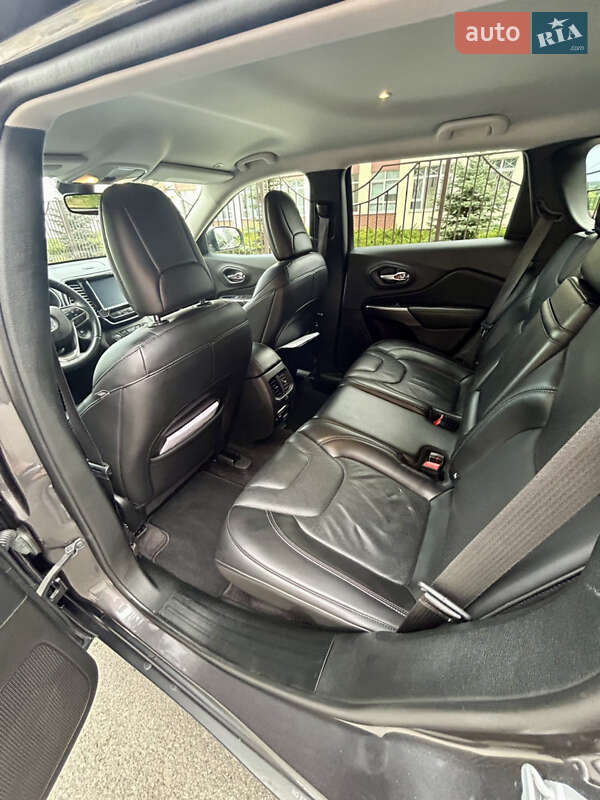 Внедорожник / Кроссовер Jeep Cherokee 2018 в Киеве фото 8 Внедорожник / Кроссовер Jeep Cherokee 2018 в Киеве