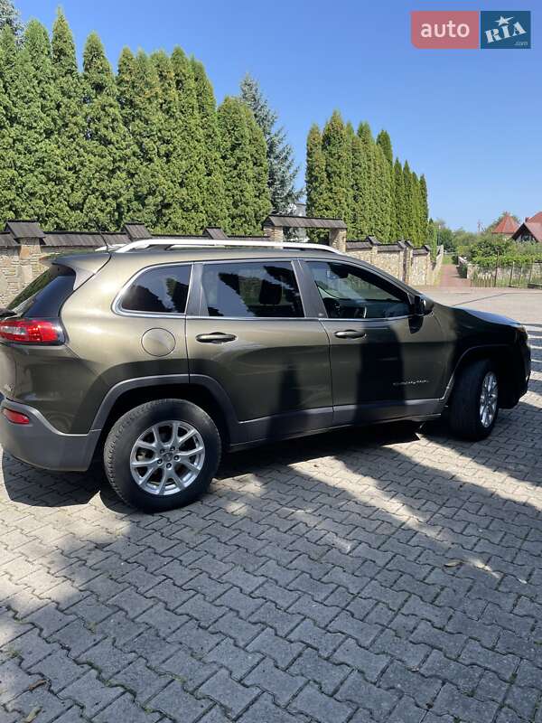 Позашляховик / Кросовер Jeep Cherokee 2014 в Надвірній