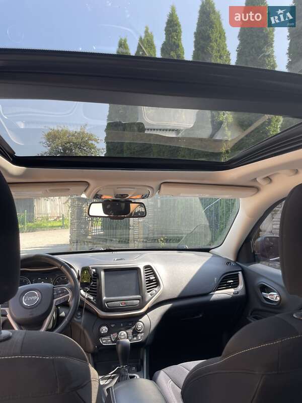 Позашляховик / Кросовер Jeep Cherokee 2014 в Надвірній