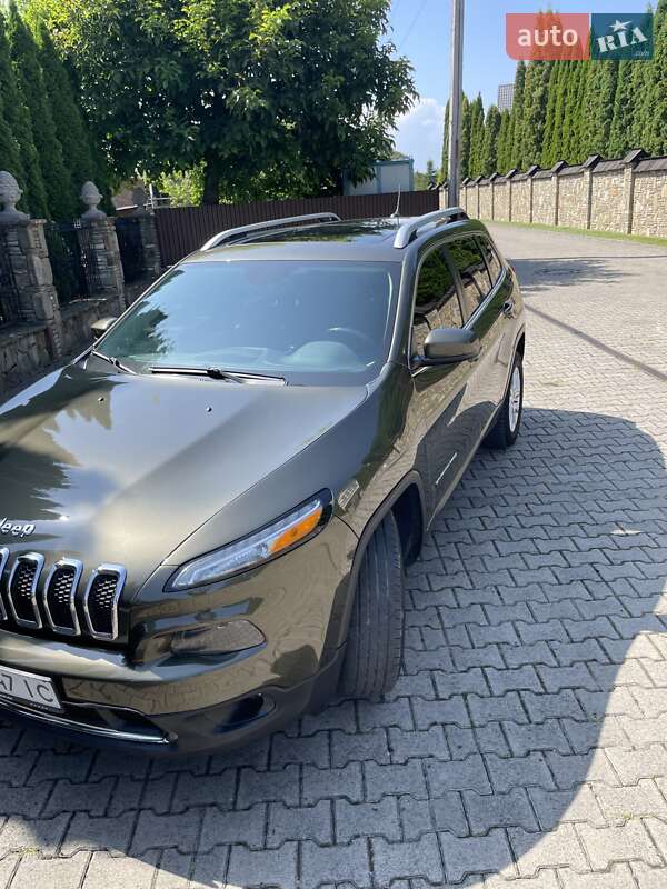 Позашляховик / Кросовер Jeep Cherokee 2014 в Надвірній