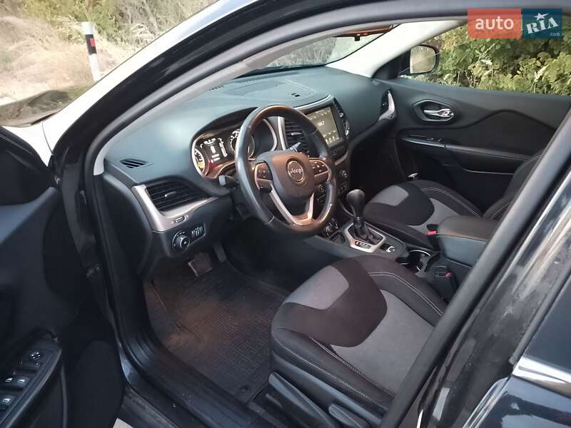 Внедорожник / Кроссовер Jeep Cherokee 2014 в Полтаве