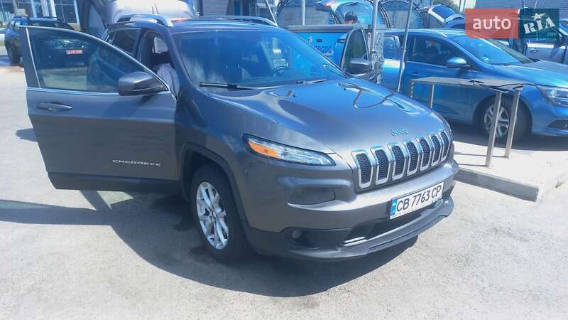 Внедорожник / Кроссовер Jeep Cherokee 2016 в Чернигове