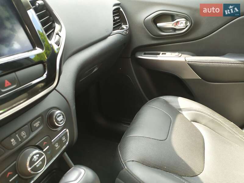 Позашляховик / Кросовер Jeep Cherokee 2019 в Полтаві фото 11 Позашляховик / Кросовер Jeep Cherokee 2019 в Полтаві