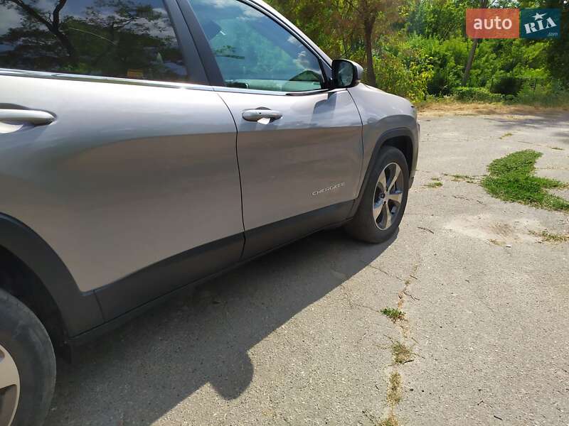 Позашляховик / Кросовер Jeep Cherokee 2019 в Полтаві фото 7 Позашляховик / Кросовер Jeep Cherokee 2019 в Полтаві