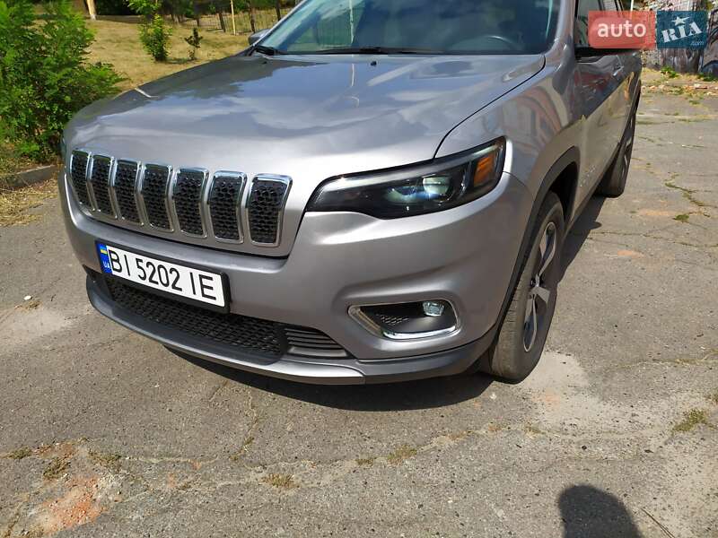 Внедорожник / Кроссовер Jeep Cherokee 2019 в 