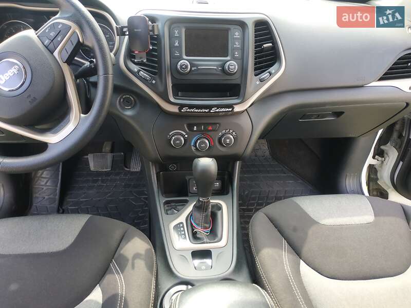 Позашляховик / Кросовер Jeep Cherokee 2016 в Львові