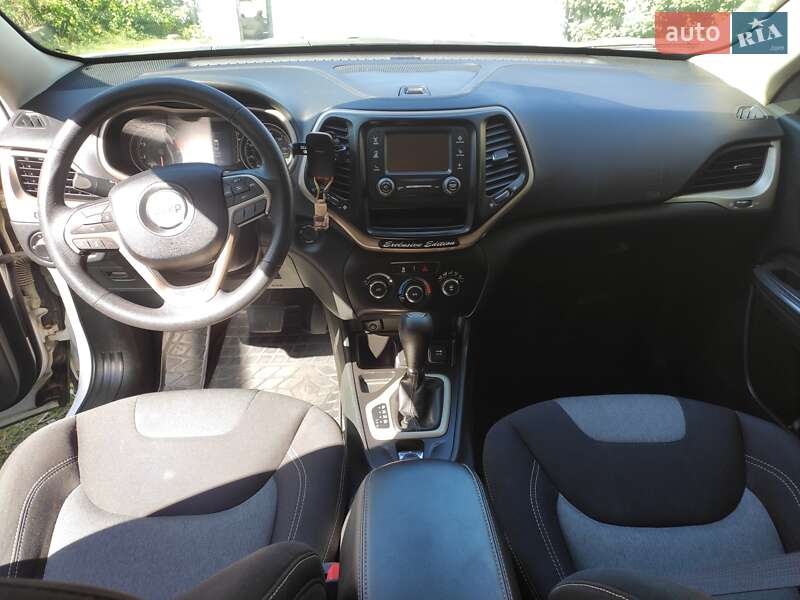 Позашляховик / Кросовер Jeep Cherokee 2016 в Львові