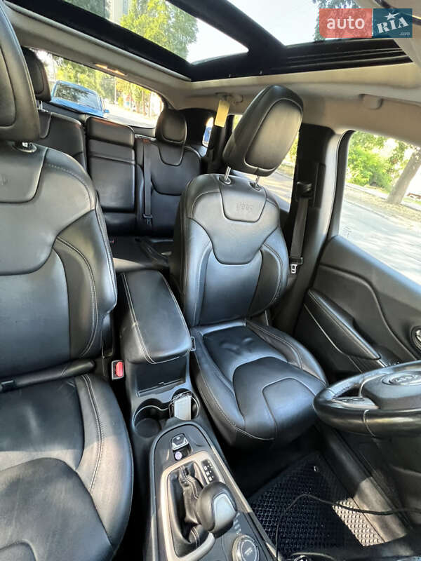 Внедорожник / Кроссовер Jeep Cherokee 2016 в Одессе