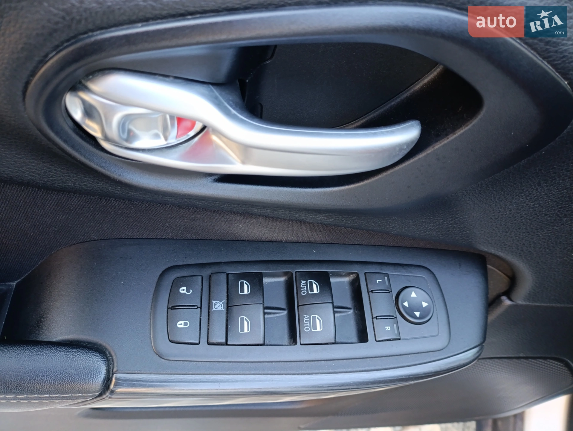 2015 Jeep Cherokee - мініатюра 19