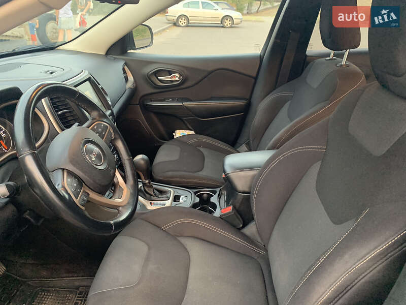 Позашляховик / Кросовер Jeep Cherokee 2016 в Кривому Розі