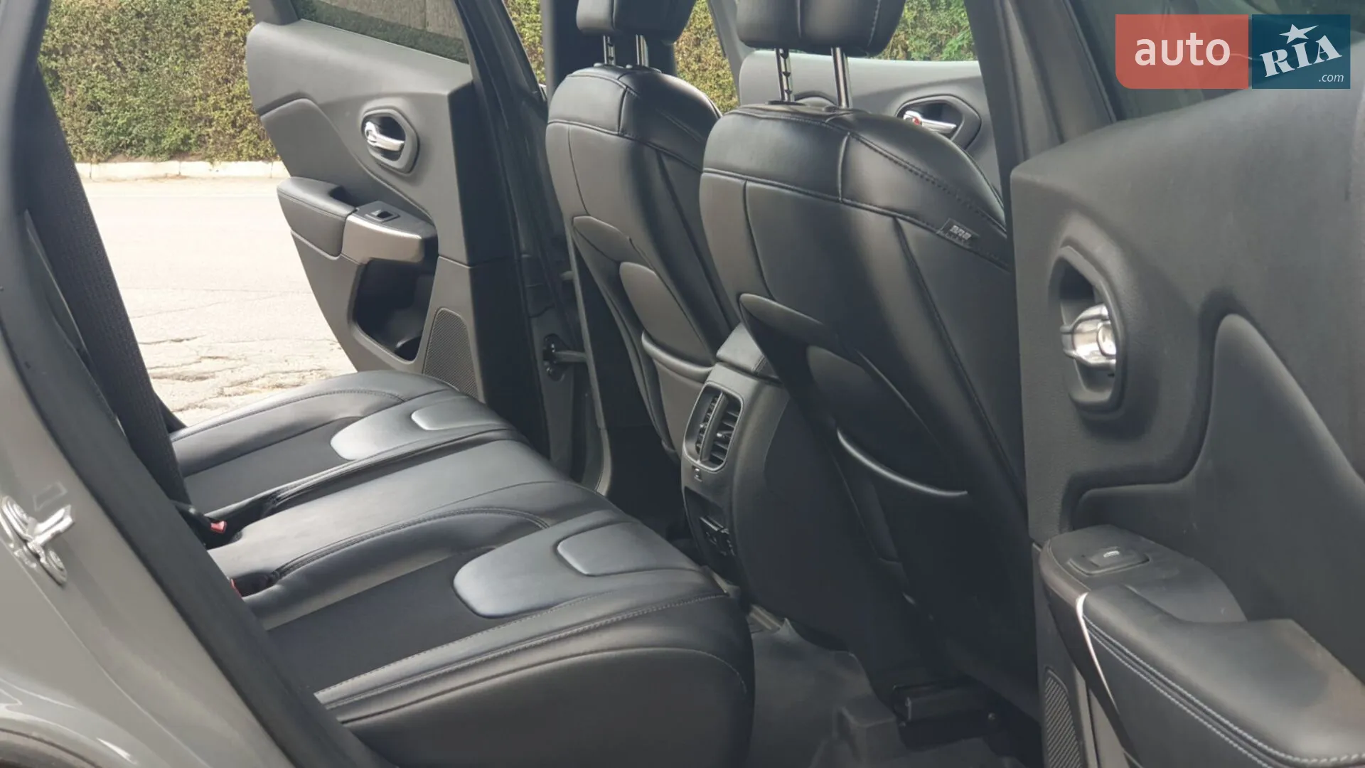 2019 Jeep Cherokee - мініатюра 43