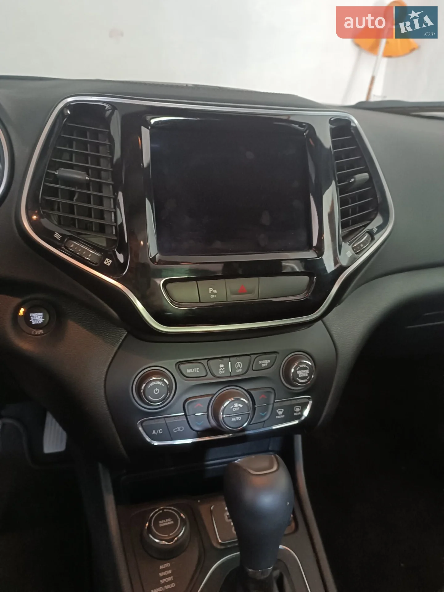 2018 Jeep Cherokee - мініатюра 8