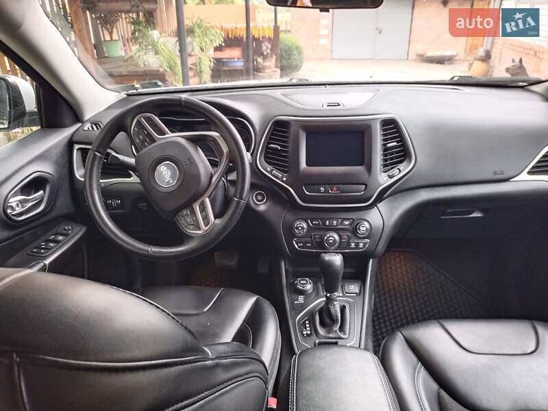 Позашляховик / Кросовер Jeep Cherokee 2019 в Ромнах фото 9 Позашляховик / Кросовер Jeep Cherokee 2019 в Ромнах