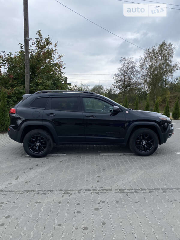 Внедорожник / Кроссовер Jeep Cherokee 2014 в Яворове