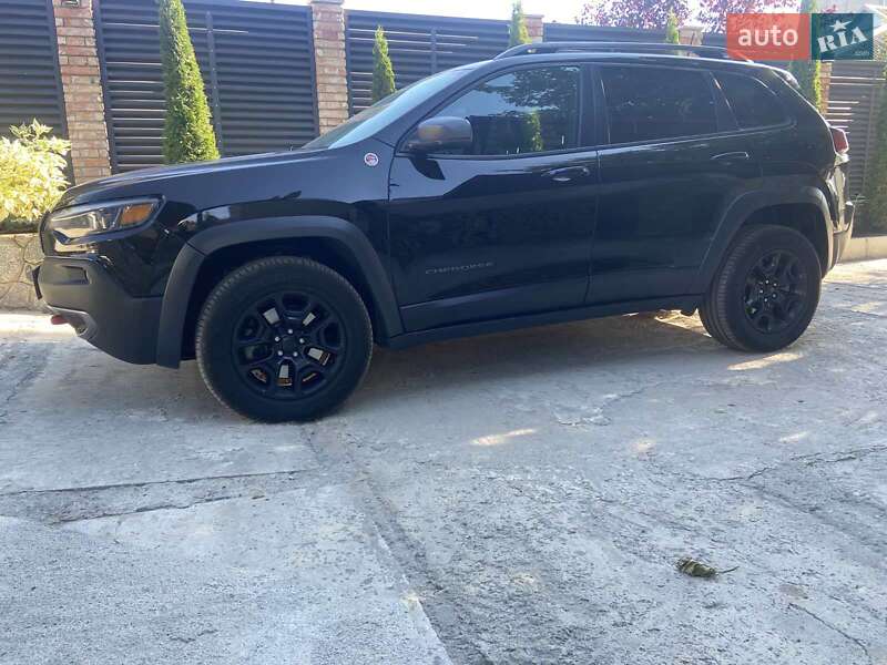 Позашляховик / Кросовер Jeep Cherokee 2018 в Краснограді