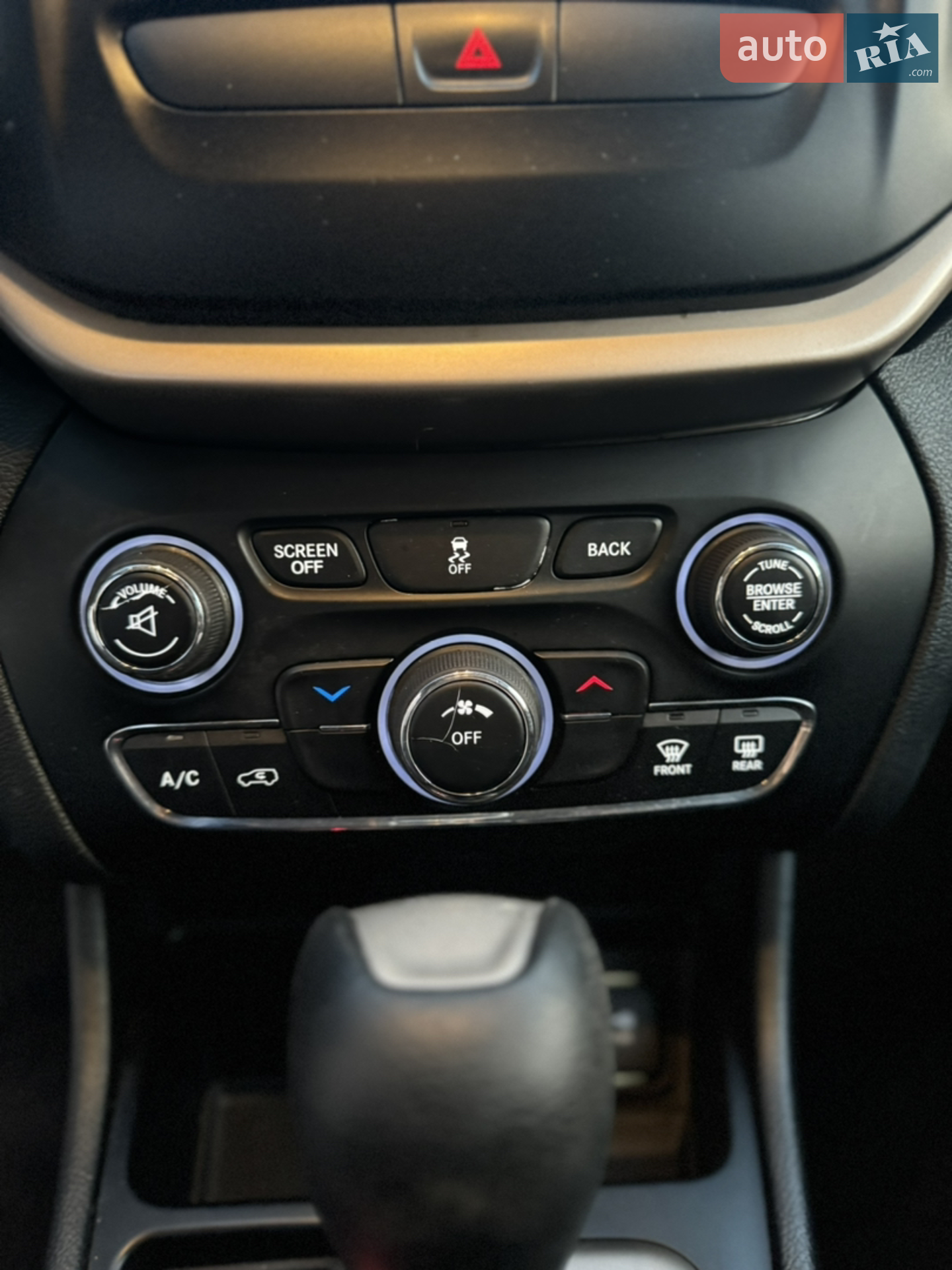 2015 Jeep Cherokee - мініатюра 38
