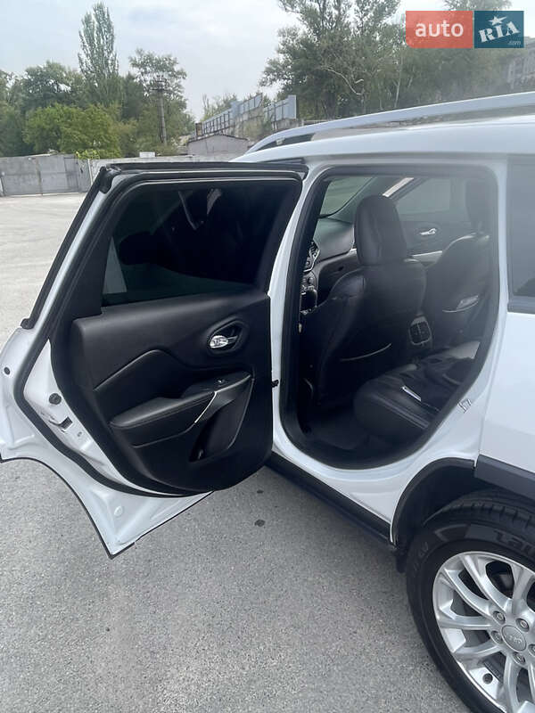 Внедорожник / Кроссовер Jeep Cherokee 2020 в Днепре