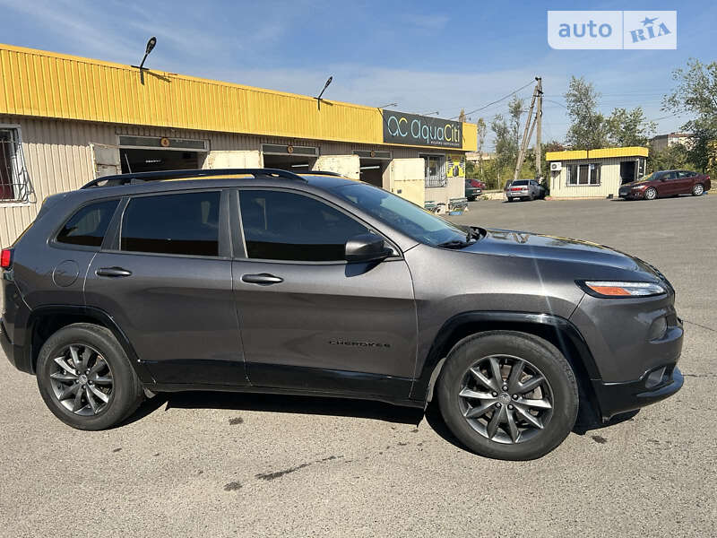Внедорожник / Кроссовер Jeep Cherokee 2018 в Кривом Роге