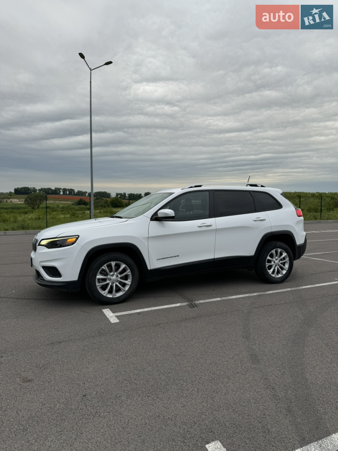 2020 Jeep Cherokee - мініатюра 8